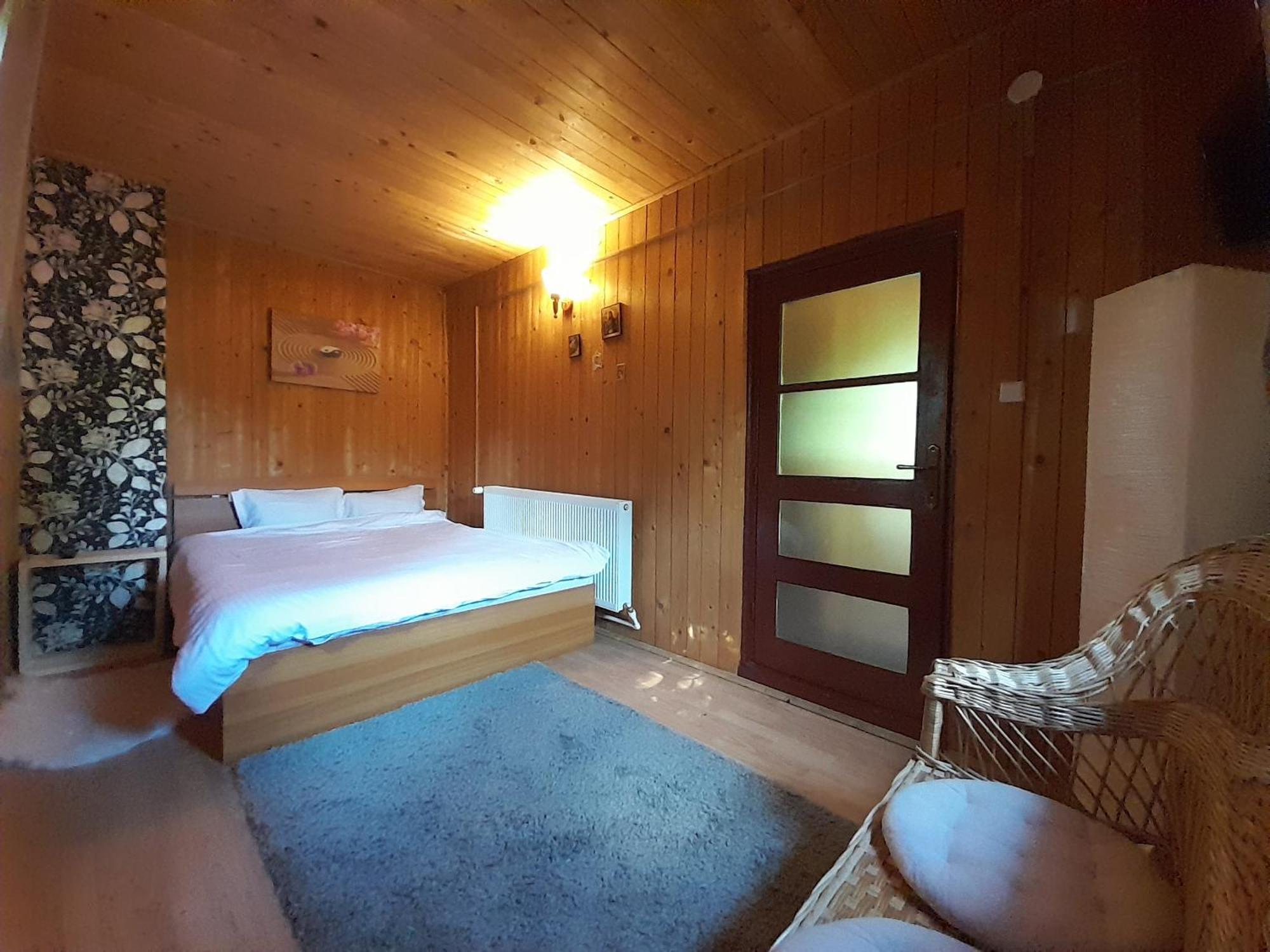 Cabana Din Padurea Valeni วาเลนี เด มุนเต ภายนอก รูปภาพ